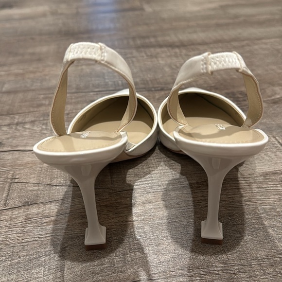 NWOB!! Marc Fisher - HADYA SLINGBACK PUMP - White - Size 11 - Picture 6 of 9